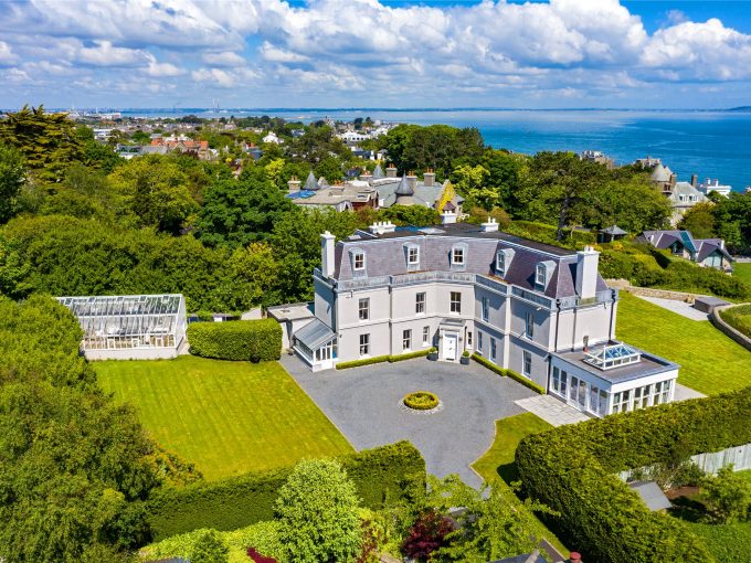 Portal Inmobiliario de Lujo en Dalkey, presenta chalet de lujo venta en Dublín, villas premium para comprar y casas lujosas en venta en Irlanda.