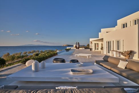 Portal Inmobiliario de Lujo en Paros, presenta finca exclusiva venta en Cícladas, inmueble de lujo para comprar y villa lujosa en venta en Egeo Meridional.