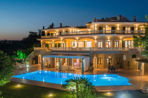 Portal Inmobiliario de Lujo en Porto Jeli, presenta chalet lujoso venta en Argólida, villas exclusivas para comprar y propiedades independientes en venta en Peloponeso.