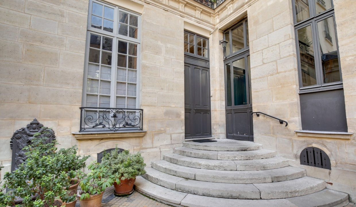 Portal Inmobiliario de Lujo en Paris, presenta piso de lujo venta en Saint-Germain-des-Prés, apartamento exclusivo para comprar y casas lujosas en venta en Francia.