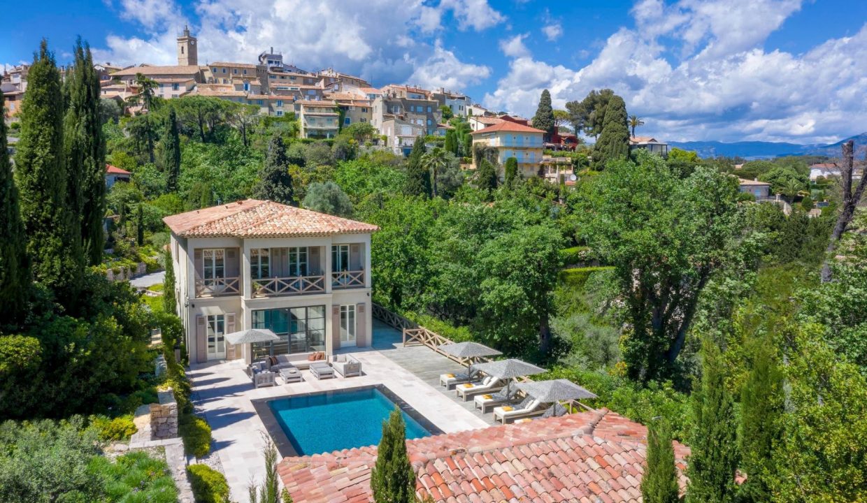 Portal Inmobiliario de Lujo en Mougins, presenta chalet premium venta en Provenza - Alpes - Costa Azul, exclusivo inmueble para comprar y villas de lujo en venta en Riviera Francesa.