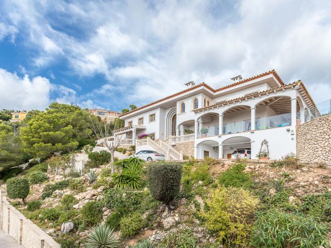Portal Inmobiliario de Lujo en Costa d'En Blanes, presenta chalet de lujo venta en Mallorca, casa lujosa para comprar y vivienda independiente en venta en Calvià.