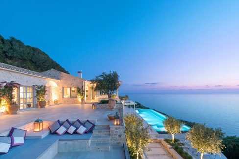 Portal Inmobiliario de Lujo en Paxos, presenta chalet de lujo venta en Islas Jónicas, inmueble exclusivo para comprar y villas lujosas independientes en venta en Grecia.