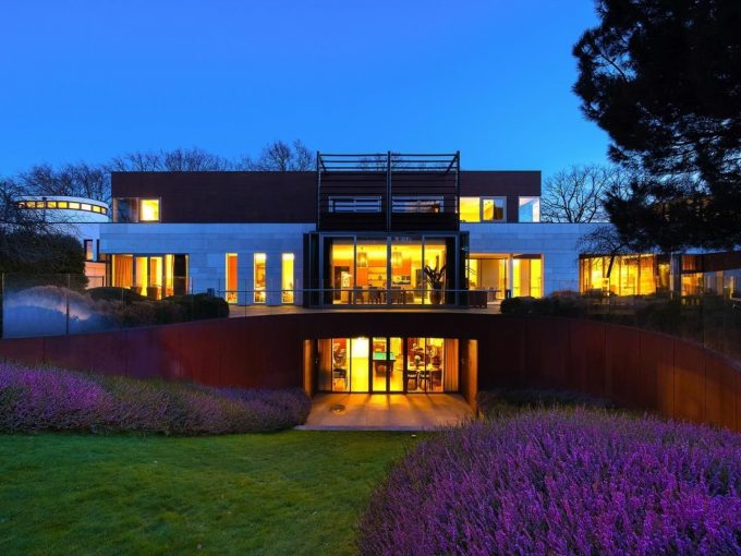 Portal Inmobiliario de Lujo en Uden, presenta chalet lujoso venta en Brabante Septentrional, villa de lujo para comprar y vivienda exclusiva en venta en Países Bajos.