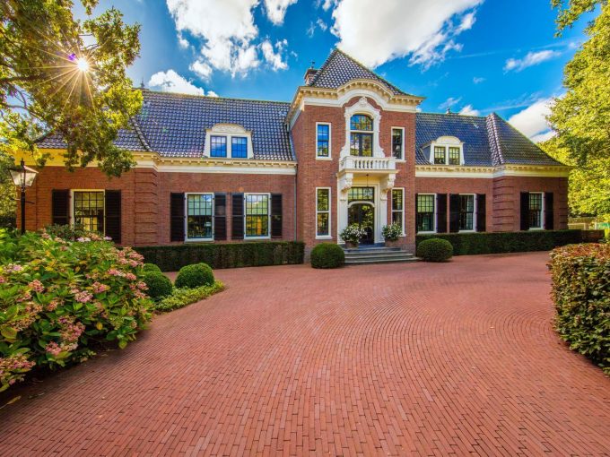 Portal Inmobiliario de Lujo en Aerdenhout, presenta finca de lujo venta en Holanda Septentrional, propiedad exclusiva para comprar y viviendas independientes en venta en Países Bajos.