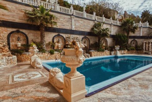 Portal Inmobiliario de Lujo en Mellieha, presenta chalet de lujo venta en Malta, villa lujosa para comprar y propiedades independientes en venta en Santa Maria Estate.