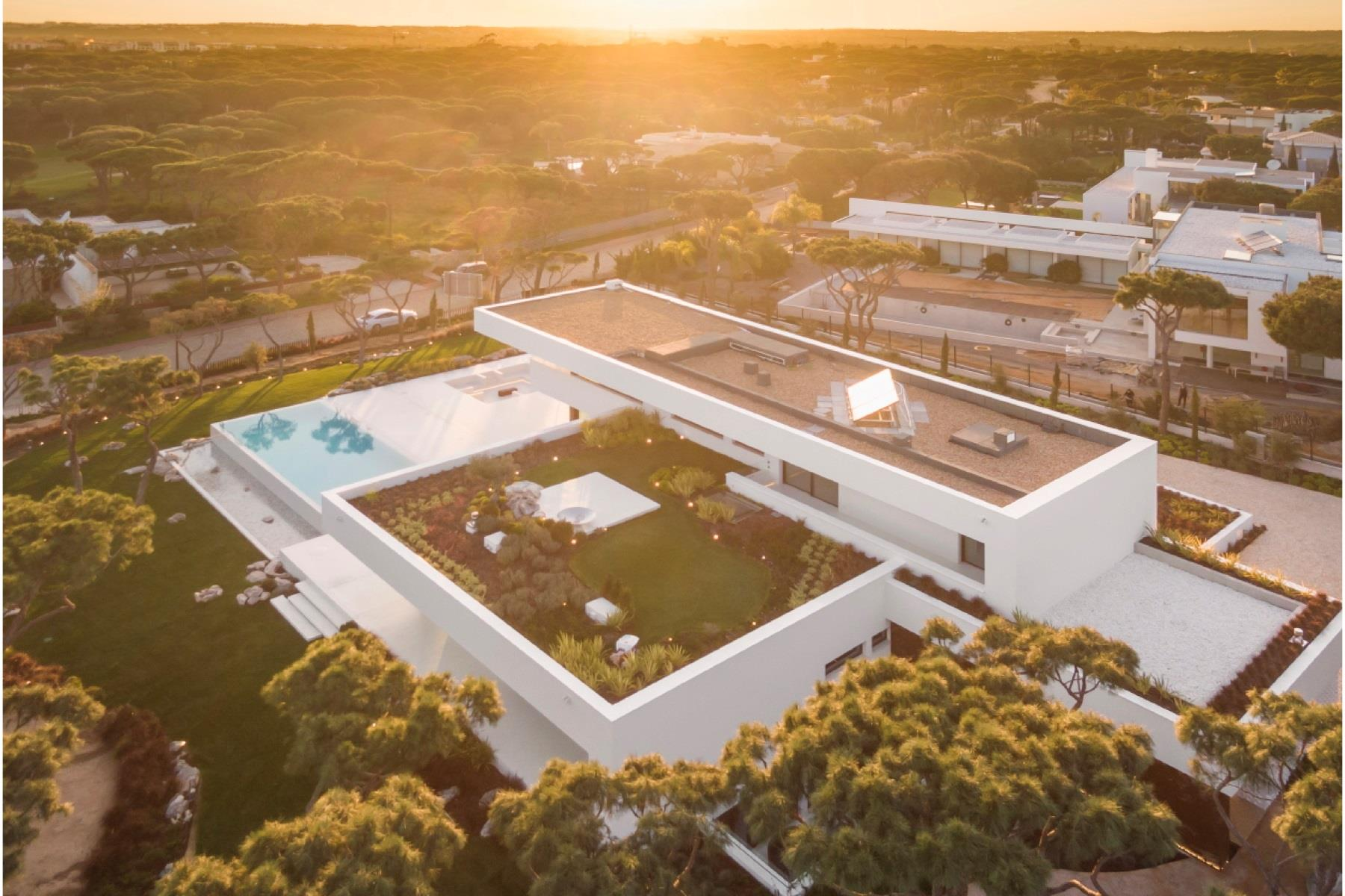 Portal Inmobiliario de Lujo en Loulé, presenta chalet exclusivo venta en Algarve, inmuebles lujosos para comprar y residencias independientes en venta en Vilamoura.