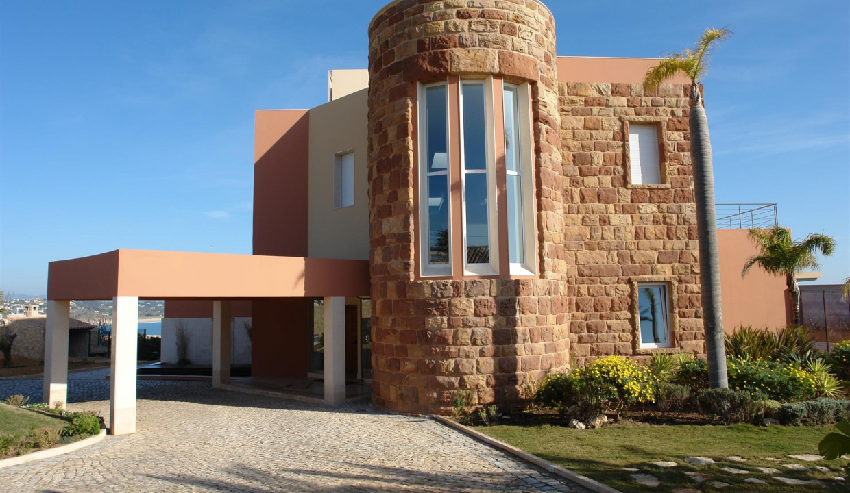 Portal Inmobiliario de Lujo en Lagos, presenta chalet exclusivo venta en Algarve, propiedad deluxe para comprar y viviendas independientes en venta en Faro.