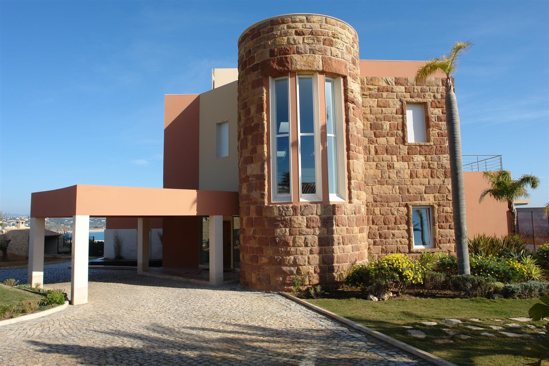 Portal Inmobiliario de Lujo en Lagos, presenta chalet exclusivo venta en Algarve, propiedad deluxe para comprar y viviendas independientes en venta en Faro.