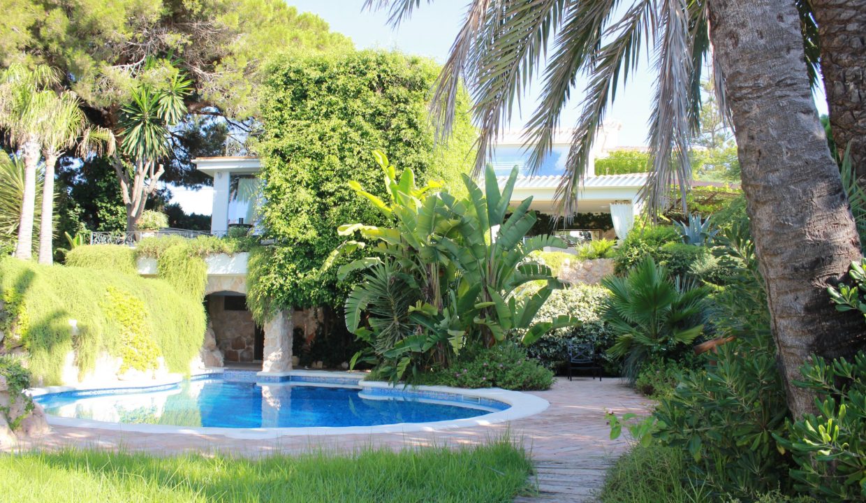 Portal Inmobiliario de Lujo en Cabo Roig, presenta villa de lujo venta en Alicante, chalet exclusivo para comprar e inmuebles exclusivas en venta en Costa Blanca.