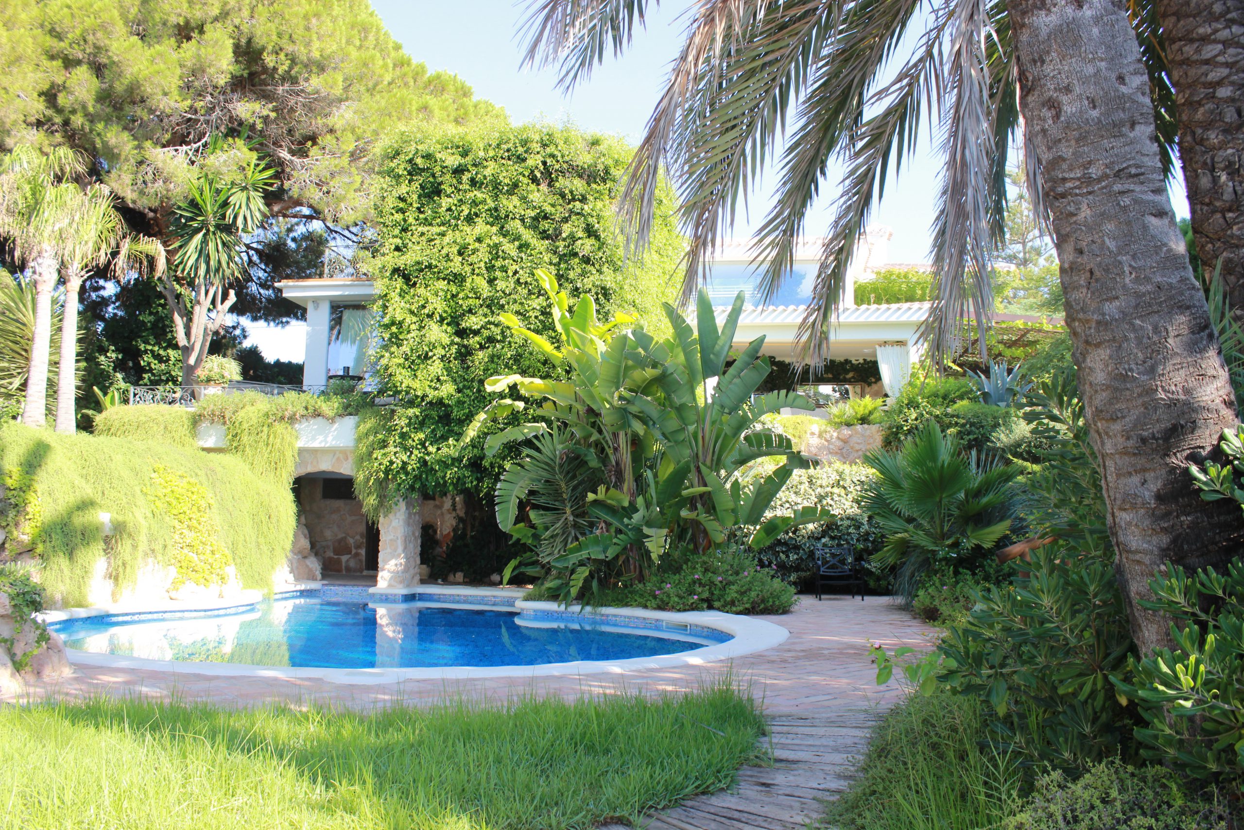 Portal Inmobiliario de Lujo en Cabo Roig, presenta villa de lujo venta en Alicante, chalet exclusivo para comprar e inmuebles exclusivas en venta en Costa Blanca.