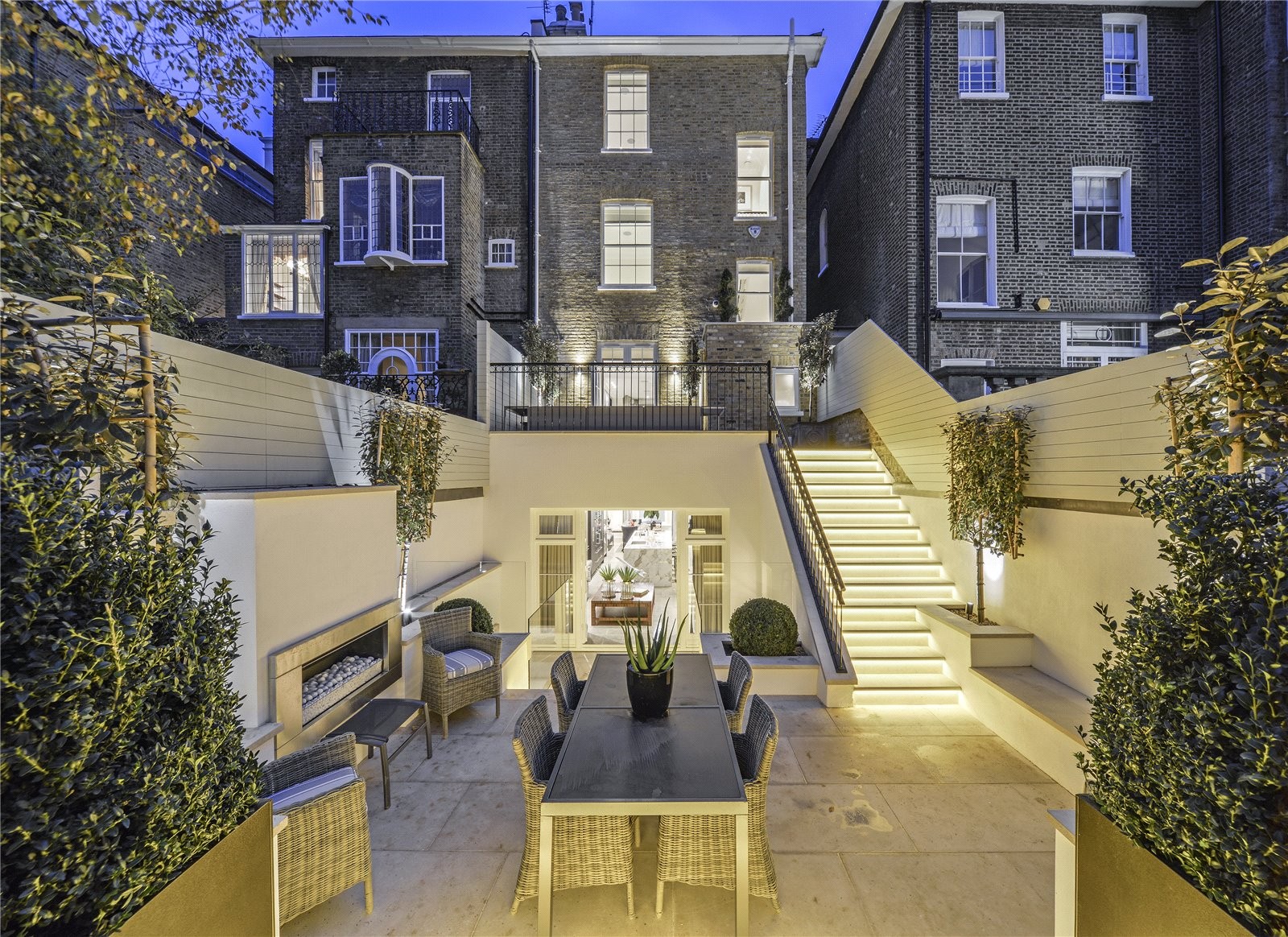 Portal Inmobiliario de Lujo en Londres, presenta chalet adosado de lujo venta en Chelsea, casa exclusiva para comprar y viviendas lujosas en venta en Inglaterra.