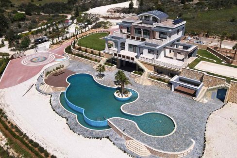 Portal Inmobiliario de Lujo en Mesa Chorio, presenta mansión de lujo venta en Pafos, chalet independiente para comprar y casas exclusivas en venta en Chipre.