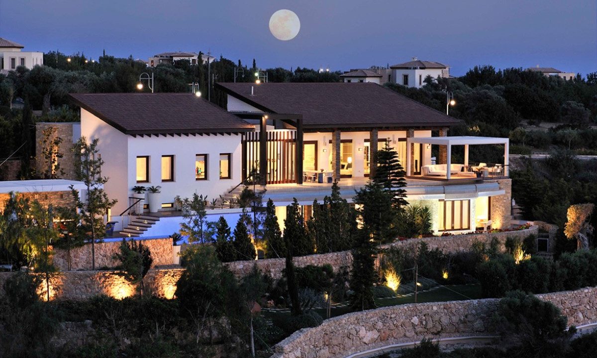 Portal Inmobiliario de Lujo en Aphrodite Hills, presenta chalet exclusivo venta en Pafos, villa de lujo para comprar y propiedad independiente en venta en Chipre.