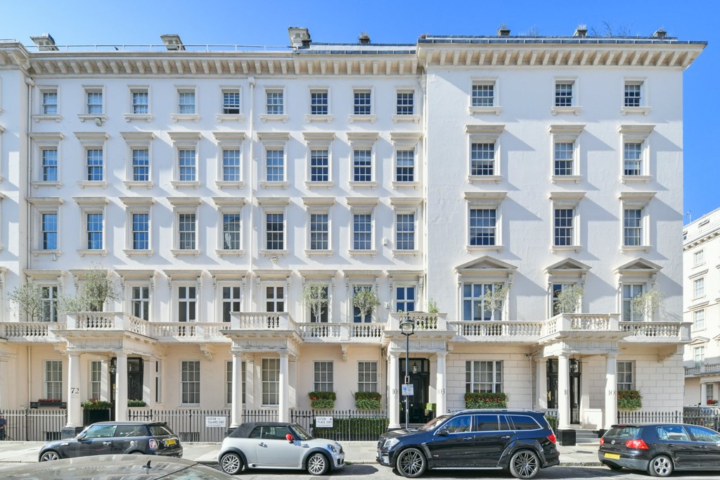 Portal Inmobiliario de Lujo en Londres, presenta chalet adosado de lujo venta en Reino Unido, residencias exclusivas para comprar y vivienda lujosa en venta en Inglaterra.
