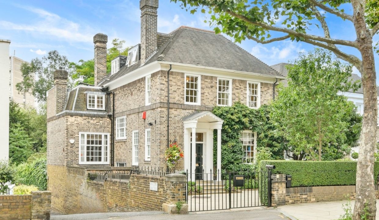 Portal Inmobiliario de Lujo en Londres, presenta chalet de lujo venta en St. John's Wood, inmueble exclusivo para comprar y propiedad familiar en venta en Inglaterra.