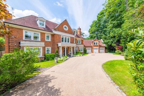 Portal Inmobiliario de Lujo en Oxshott, presenta chalet de lujo venta en Surrey, propiedad lujosa para comprar y residencia de alta gama en venta en Inglaterra.