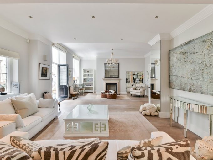 Portal Inmobiliario de Lujo en Knightsbridge, presenta apartamento de lujo venta en Londres, piso lujoso para comprar y casa exclusiva en venta en Inglaterra.