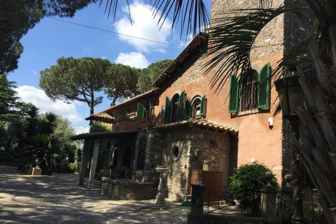 Portal Inmobiliario de Lujo en Roma, presenta chalet de lujo venta en Lacio, casa lujosa para comprar y villas de alta gama en venta en Italia.