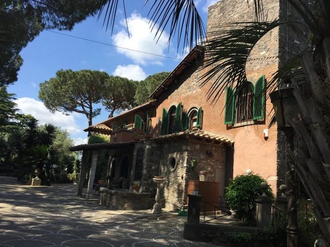 Portal Inmobiliario de Lujo en Roma, presenta chalet de lujo venta en Lacio, casa lujosa para comprar y villas de alta gama en venta en Italia.