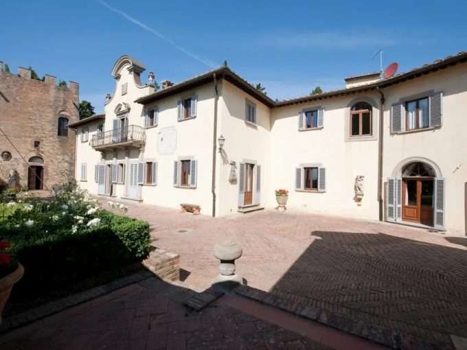 Portal Inmobiliario de Lujo en Florencia, presenta chalet de lujo venta en Toscana, residencias lujosas para comprar y villas independientes en venta en Italia.