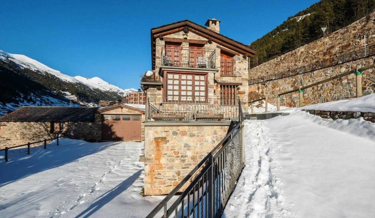 Portal Inmobiliario de Lujo en Incles, presenta casa rústica venta en Andorra, residencia rural para comprar y propiedades privadas en venta en La Vall d'Incles.