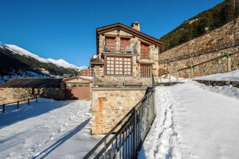 Portal Inmobiliario de Lujo en Incles, presenta casa rústica venta en Andorra, residencia rural para comprar y propiedades privadas en venta en La Vall d'Incles.