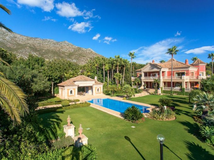 Portal Inmobiliario de Lujo en Sierra Blanca, presenta chalet de lujo venta en Marbella, villas independientes para comprar y residencia exclusiva en venta en Milla de Oro.