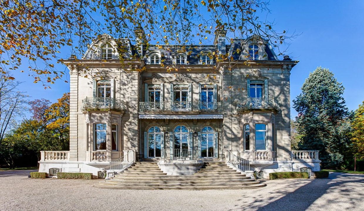 Portal Inmobiliario de Lujo en Versoix, presenta chalet de lujo venta en Ginebra, inmueble exclusivo para comprar y casas independientes en venta en Suiza.