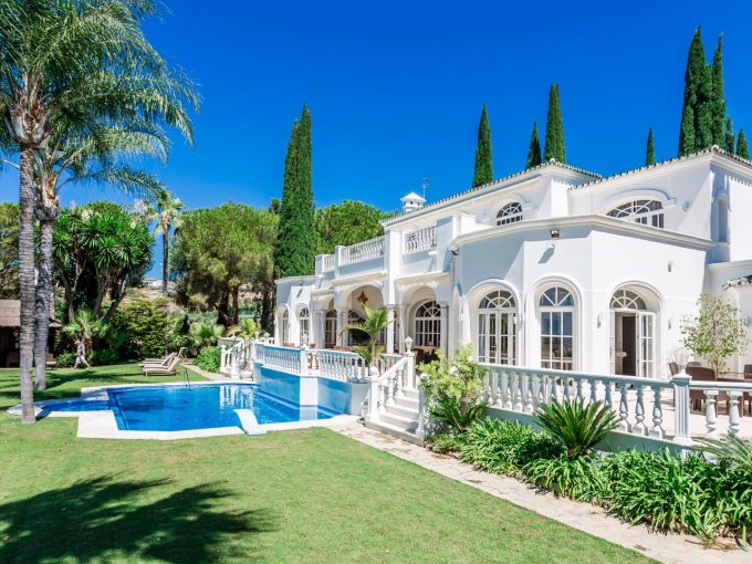 Portal Inmobiliario de Lujo en Benahavís, presenta chalet de lujo venta en Costa del Sol, inmuebles lujosos para comprar y villa exclusiva en venta en Málaga.