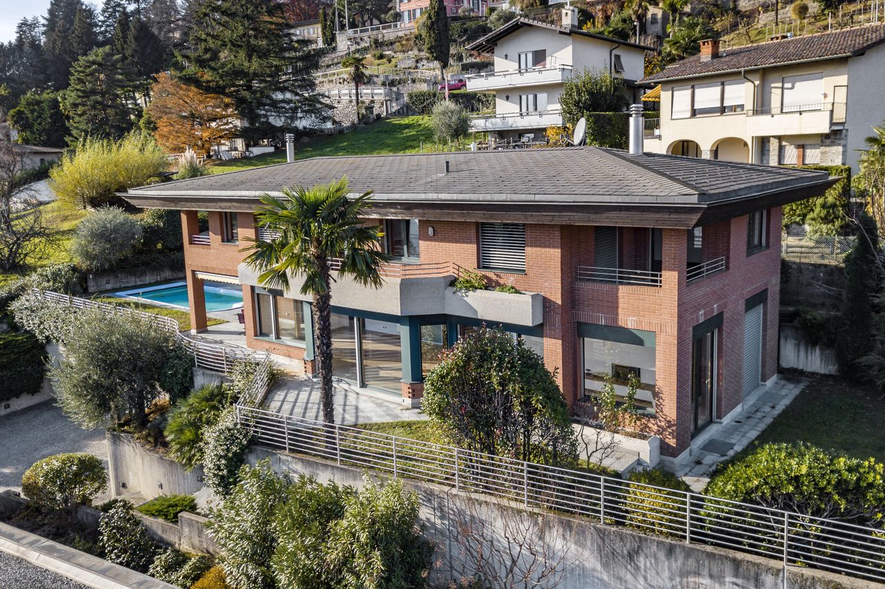 Portal Inmobiliario de Lujo en Porza, presenta chalet de lujo venta en Lugano, villas lujosas para comprar y propiedades exclusivas en venta en Tesino.