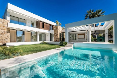 Portal Inmobiliario de Lujo en La Carolina - Guadalpín, presenta chalet de lujo venta en Marbella, inmueble lujoso para comprar y villa de alta gama en venta en Milla de Oro.