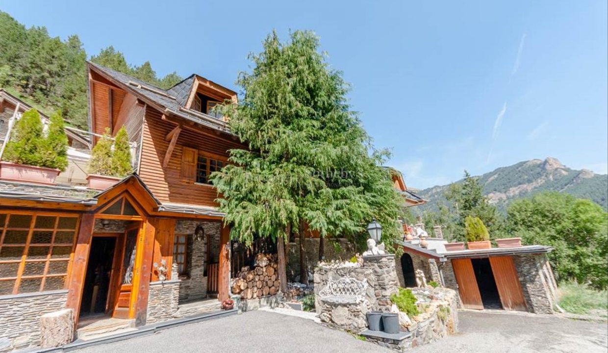 Portal Inmobiliario de Lujo en La Massana, presenta chalet de lujo venta en Andorra la Vieja, villa exclusiva para comprar y propiedades independientes en venta en Andorra.