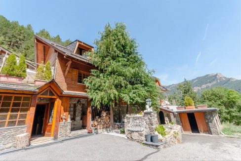 Portal Inmobiliario de Lujo en La Massana, presenta chalet de lujo venta en Andorra la Vieja, villa exclusiva para comprar y propiedades independientes en venta en Andorra.