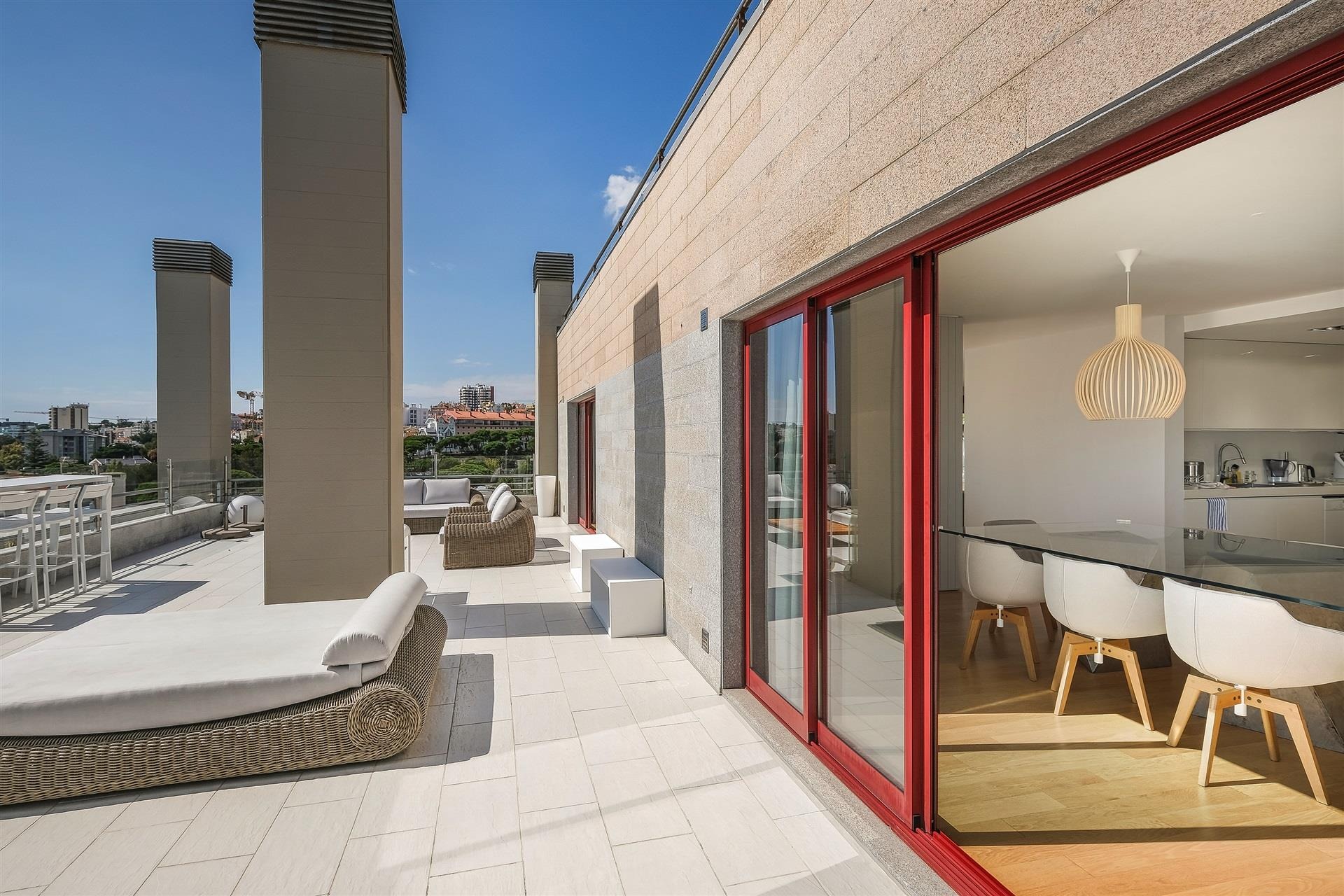 Portal Inmobiliario de Lujo en Estoril, presenta piso de lujo venta en Cascais, inmueble lujoso para comprar y apartamento exclusivo en venta en Lisboa.