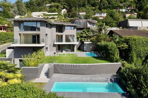 Portal Inmobiliario de Lujo en Montagnola, presenta chalet de lujo venta en Lugano, villas lujosas para comprar y casas exclusivas en venta en Collina d'Oro.
