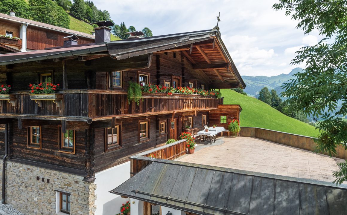 Portal Inmobiliario de Lujo en Jochberg, presenta casa rural de lujo venta en Austria, propiedad independiente para comprar y residencia exclusiva en venta en Tirol.